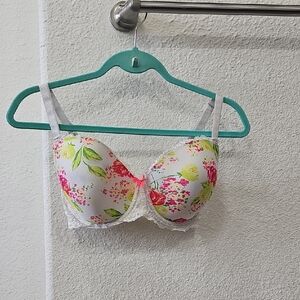 Victoria's Secret White Floral Bra with Lace